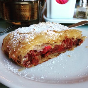 TulipanHungarianBakeryCherryStreudel